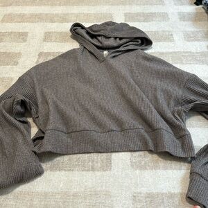 Alo yoga cropped sweater